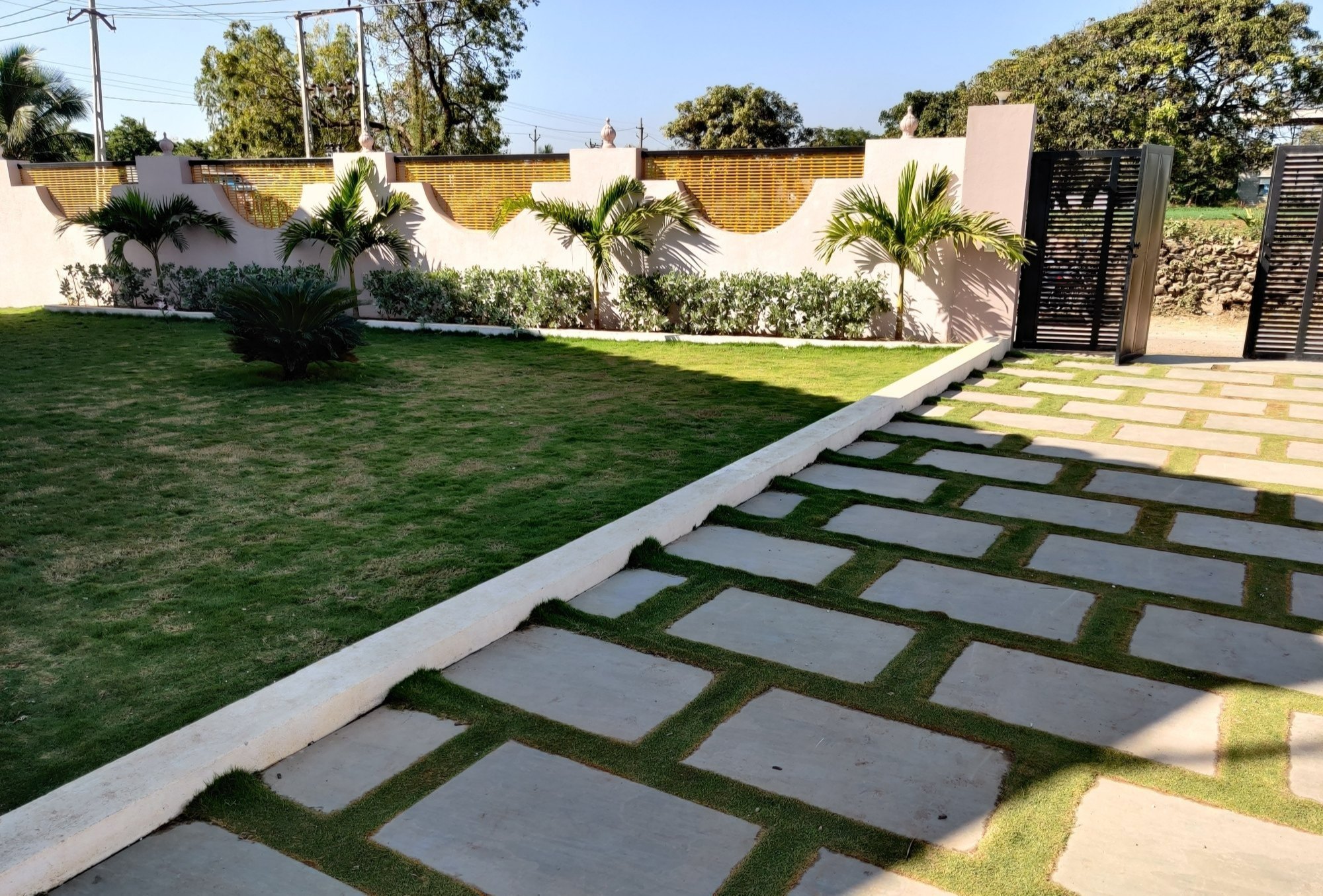 Enhancing Business Entrances With Landscaping Designs That Reflect Corporate Identity